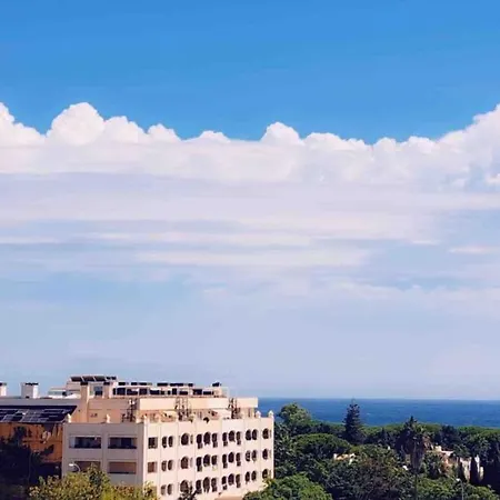 Golden Mile Penthouse, Pool-parking, 5min Beach! Марбелья