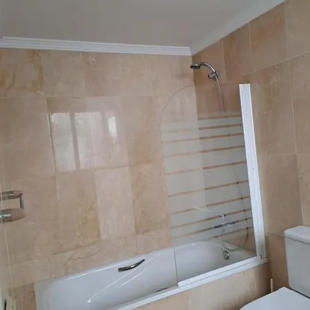 Golden Mile Penthouse, Pool-parking, 5min Beach! Марбелья