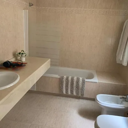 Golden Mile Penthouse, Pool-parking, 5min Beach! Апартаменты