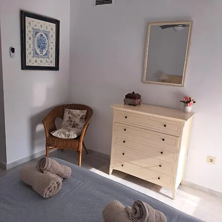 Golden Mile Penthouse, Pool-parking, 5min Beach! Марбелья